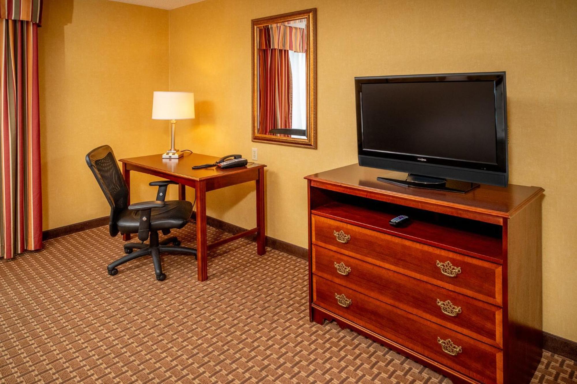 Holiday Inn Express And Suites Hazard By Ihg Bagian luar foto