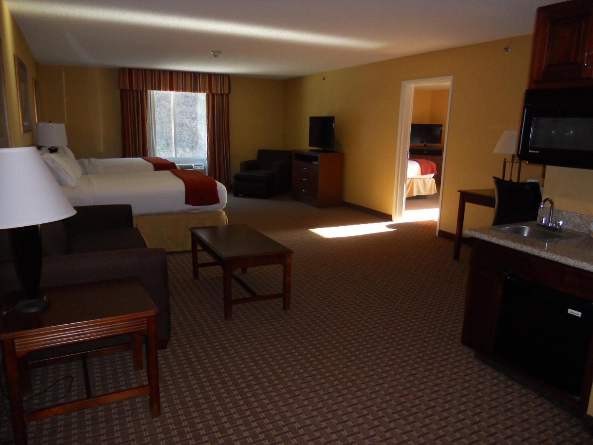 Holiday Inn Express And Suites Hazard By Ihg Bagian luar foto
