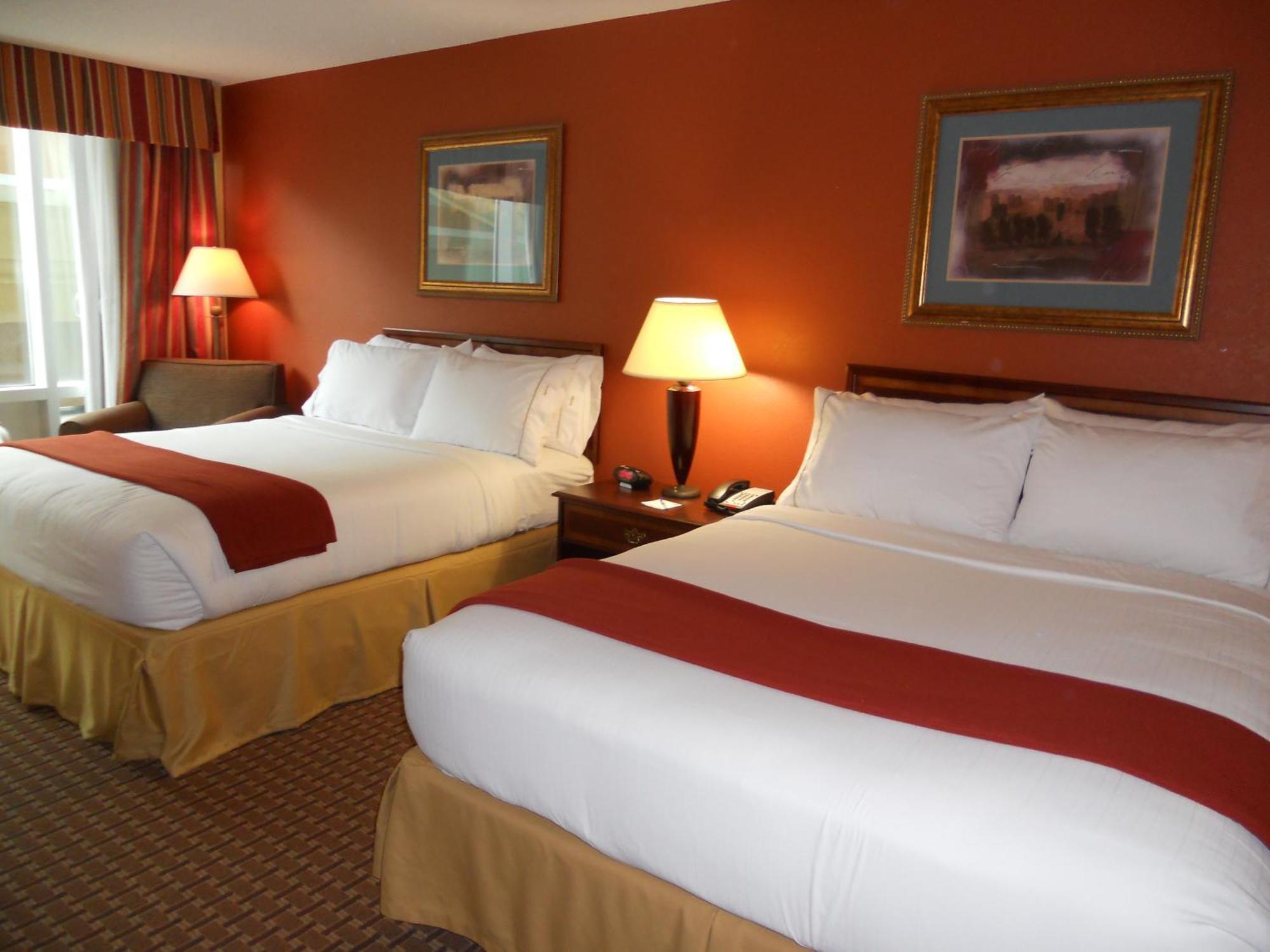 Holiday Inn Express And Suites Hazard By Ihg Bagian luar foto