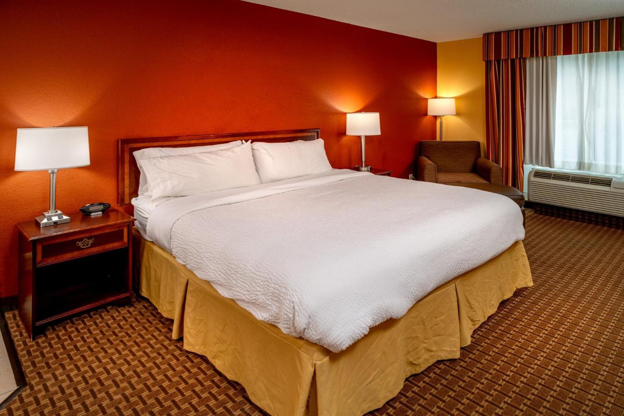 Holiday Inn Express And Suites Hazard By Ihg Bagian luar foto