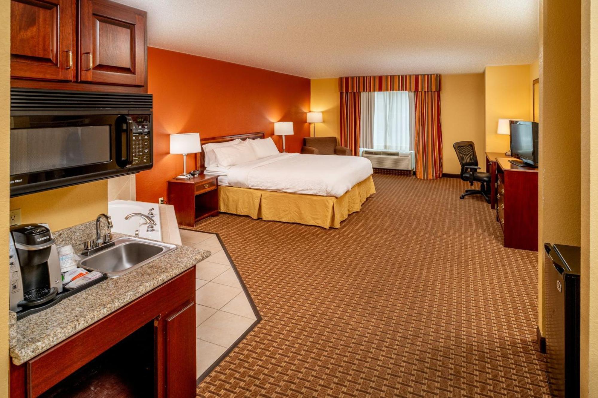 Holiday Inn Express And Suites Hazard By Ihg Bagian luar foto