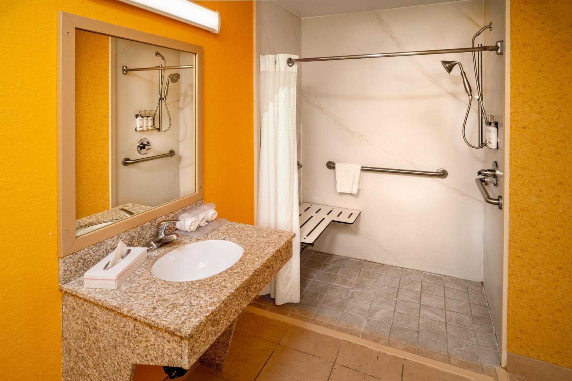 Holiday Inn Express And Suites Hazard By Ihg Bagian luar foto