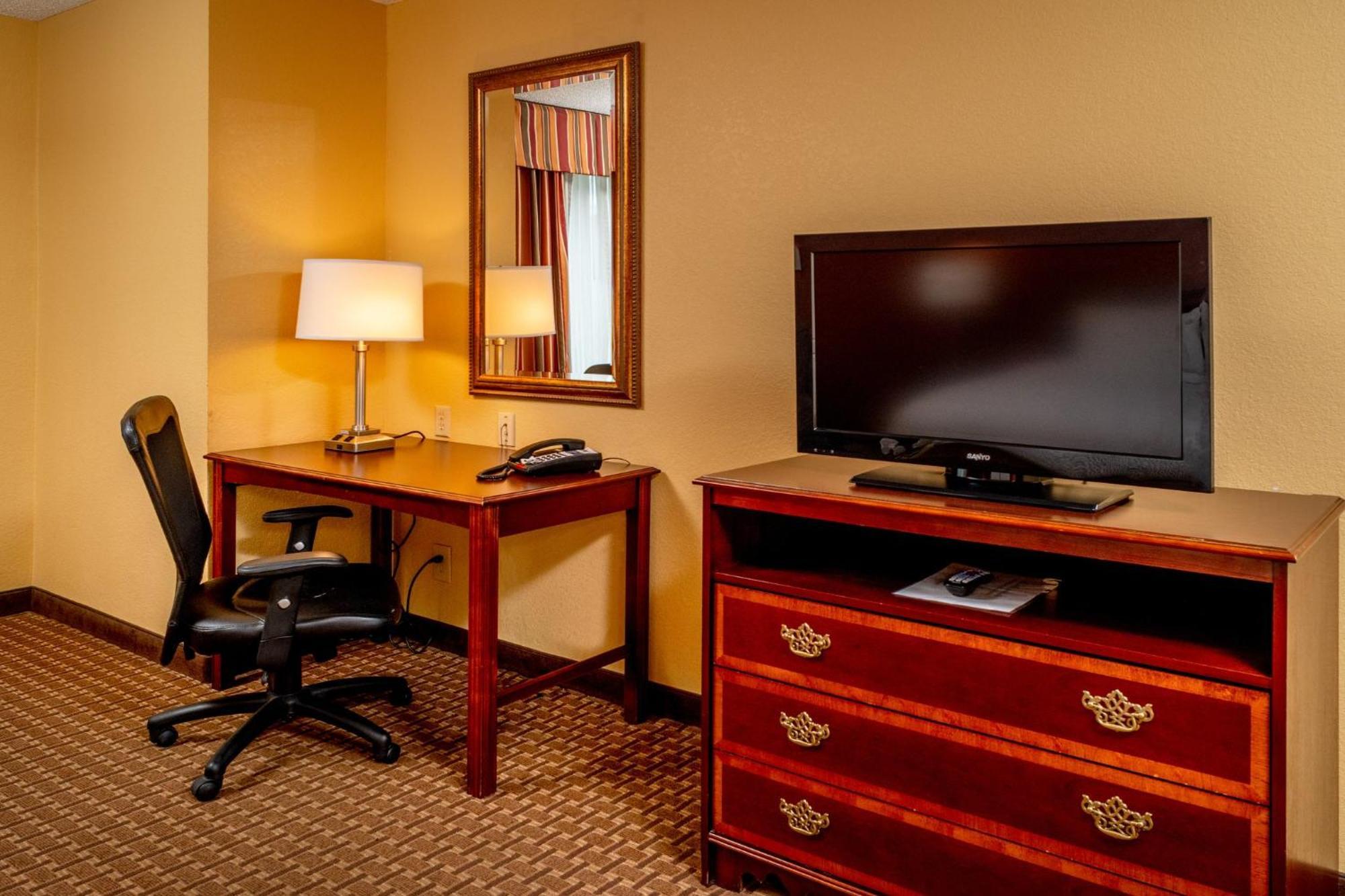Holiday Inn Express And Suites Hazard By Ihg Bagian luar foto